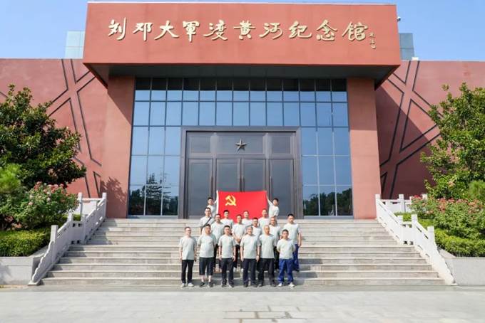 安彩高科組織優(yōu)秀退役軍人開展紅色主題教育活動(dòng)